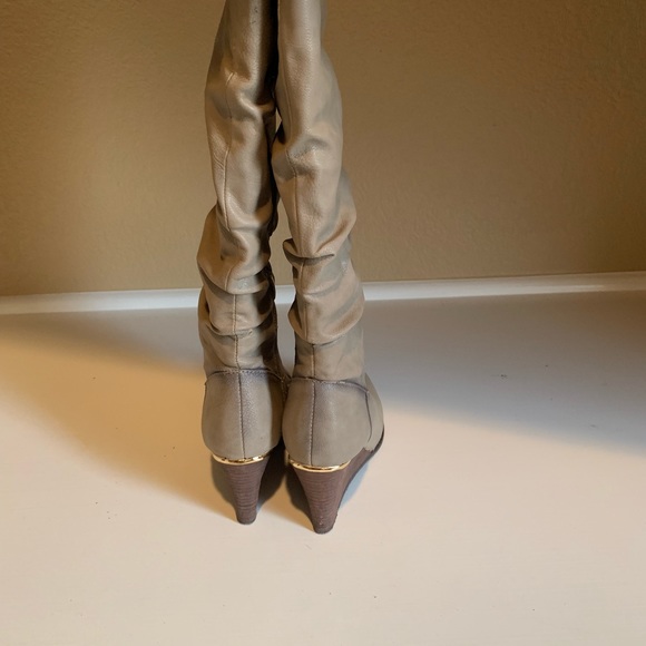 Taupe wedge boots, size 8 - Picture 3 of 8
